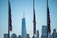 Bộ ảnh ấn tượng đúng thời khắc 8h46 ngày tưởng niệm 20 năm sự kiện 11-9