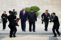 [ẢNH] Những khoảnh khắc đi vào lịch sử trong nhiệm kỳ 4 năm của Tổng thống Donald Trump