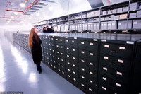  [Ảnh] Bên trong hầm ngầm bí mật lưu giữ 11 triệu bức ảnh vô giá của nước Mỹ