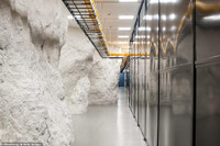  [Ảnh] Bên trong hầm ngầm bí mật lưu giữ 11 triệu bức ảnh vô giá của nước Mỹ