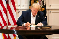  [Ảnh] Tổng thống Donald Trump và pha diễn trên “sân khấu chính trị” của nước Mỹ