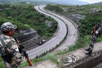 [Ảnh] Thế giới bất an khi căng thẳng ở “tam giác hạt nhân” châu Á leo thang