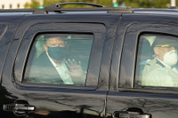  [Ảnh] Tổng thống Donald Trump và pha diễn trên “sân khấu chính trị” của nước Mỹ