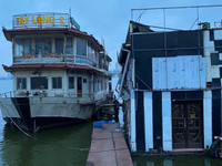 Toàn cảnh “nghĩa địa” du thuyền ở hồ Tây, Hà Nội