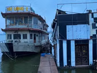 Toàn cảnh “nghĩa địa” du thuyền ở hồ Tây, Hà Nội