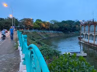 Toàn cảnh “nghĩa địa” du thuyền ở hồ Tây, Hà Nội