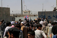 [Ảnh] Tổng thống Joe Biden đau đớn đón thi thể lính Mỹ từ Afghanistan