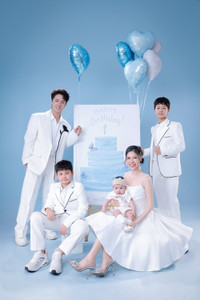 Gia đình Đăng Khôi – Thuỷ Anh ngọt ngào trong bộ ảnh mừng sinh nhật 