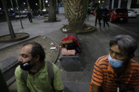 [Ảnh] Đại dịch, nghèo đói đẩy hàng nghìn phụ nữ Mexico thành “gái đứng đường”