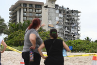 [Ảnh] Nguyên nhân bí ẩn khiến toà chung cư ở Miami sập kiểu ‘bánh kếp’