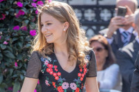 [Ảnh] Công chúa Bỉ say sưa tập quân sự, chuẩn bị hành trang kế vị ngai vàng