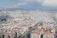 [Ảnh] Thổ Nhĩ Kỳ xuyên đêm giải cứu nạn nhân động đất