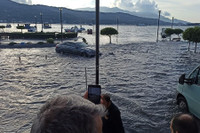 [Ảnh] Thổ Nhĩ Kỳ xuyên đêm giải cứu nạn nhân động đất