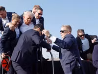 Câu hỏi đặt ra về lỗ hổng an ninh trong vụ ám sát hụt ông Donald Trump