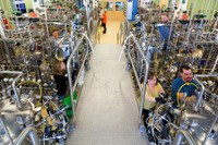 Những điều ít biết về “cha đẻ” Regeneron, thuốc thử nghiệm chữa Covid-19 cho Tổng thống Trump