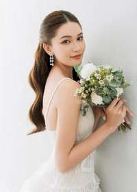 Á hậu Thùy Dung khoe vẻ đẹp mong manh trong ảnh cưới