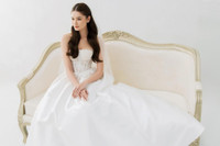 Á hậu Thùy Dung khoe vẻ đẹp mong manh trong ảnh cưới