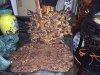 Hàng trăm cổ vật trộm cắp được ngụy trang trong căn nhà buôn gỗ cũ