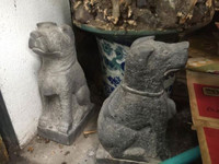 Hàng trăm cổ vật trộm cắp được ngụy trang trong căn nhà buôn gỗ cũ