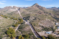 [Ảnh] Bức tường biên giới Mỹ - Mexico: Muốn dừng vẫn cực tốn kém