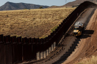 [Ảnh] Bức tường biên giới Mỹ - Mexico: Muốn dừng vẫn cực tốn kém