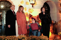 [ẢNH] Halloween cuối cùng trong nhiệm kỳ tổng thống đầu tiên của ông Donald Trump
