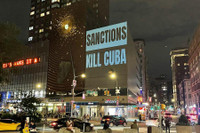 [Ảnh] Mỹ nở rộ phong trào ủng hộ “Hãy để Cuba sống!”