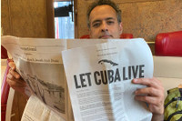 [Ảnh] Mỹ nở rộ phong trào ủng hộ “Hãy để Cuba sống!”