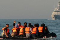 Người di cư liên tục liều mạng vượt biển Manche tới nước Anh