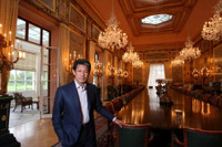 [Ảnh] Vì sao “Cung điện bay” của cựu Tổng thống Libya Gadhafi “mắc kẹt” ở Pháp?