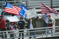 [Ảnh] Hai ngày sau bầu cử: Nước Mỹ chia rẽ và nín thở chờ kết quả