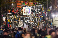 [Ảnh] Hai ngày sau bầu cử: Nước Mỹ chia rẽ và nín thở chờ kết quả