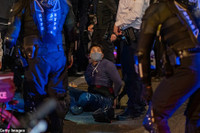 [Ảnh] Hai ngày sau bầu cử: Nước Mỹ chia rẽ và nín thở chờ kết quả