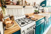 [ẢNH] Cận cảnh căn nhà di động đặc biệt trên xe buýt của cặp vợ chồng Mỹ