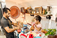 [ẢNH] Cận cảnh căn nhà di động đặc biệt trên xe buýt của cặp vợ chồng Mỹ