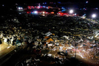 Hình ảnh ‘lốc xoáy thế kỷ’ tàn phá nước Mỹ khiến hơn 80 người thiệt mạng