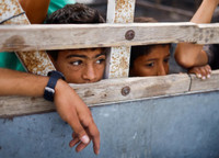 Những hình ảnh khó kìm lòng sau vụ không kích của Israel vào trại tị nạn ở Rafah