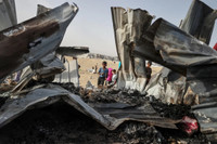 Những hình ảnh khó kìm lòng sau vụ không kích của Israel vào trại tị nạn ở Rafah