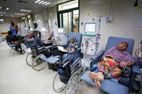 Những hình ảnh khó kìm lòng sau vụ không kích của Israel vào trại tị nạn ở Rafah