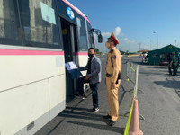 6h sáng nay 14-7: Đồng loạt kiểm soát người và phương tiện tại 22 cửa ngõ lớn ra vào Hà Nội