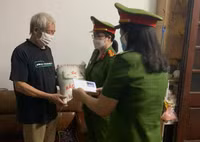 Đến với những người neo đơn, khó khăn để tiếp thêm sức mạnh vượt qua Covid-19