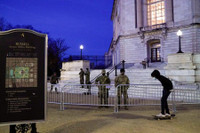 [Ảnh] Tòa nhà Quốc hội Mỹ “sốc lại” an ninh thế nào trước lễ nhậm chức?