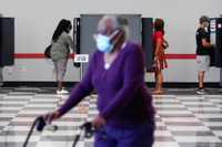 [ẢNH] Hơn 10 triệu cử tri Mỹ tham gia bỏ phiếu sớm trước cuộc bầu cử tổng thống 2020