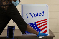 [ẢNH] Hơn 10 triệu cử tri Mỹ tham gia bỏ phiếu sớm trước cuộc bầu cử tổng thống 2020