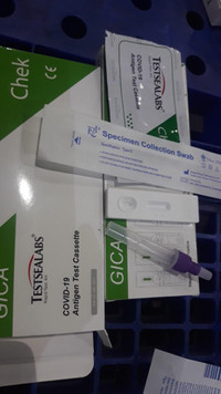 Phát hiện hàng trăm hộp thuốc, kit test nhanh Covid-19 nhập khẩu trái phép tại sân bay Nội Bài