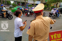 [ẢNH] Một ngày 'ướt sũng mồ hôi' khi làm nhiệm vụ của Cảnh sát Trật tự (113)