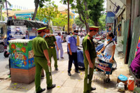 [ẢNH] Một ngày 'ướt sũng mồ hôi' khi làm nhiệm vụ của Cảnh sát Trật tự (113)