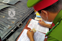 [ẢNH] Một ngày 'ướt sũng mồ hôi' khi làm nhiệm vụ của Cảnh sát Trật tự (113)