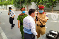 [ẢNH] Một ngày 'ướt sũng mồ hôi' khi làm nhiệm vụ của Cảnh sát Trật tự (113)