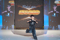 “Em bé Chất” làm vedette, khuấy động sàn diễn thời trang 